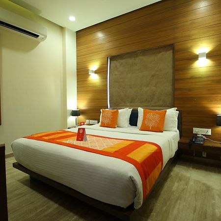 Oyo 8992 Hotel Kyra Ahmedabad Eksteriør bilde