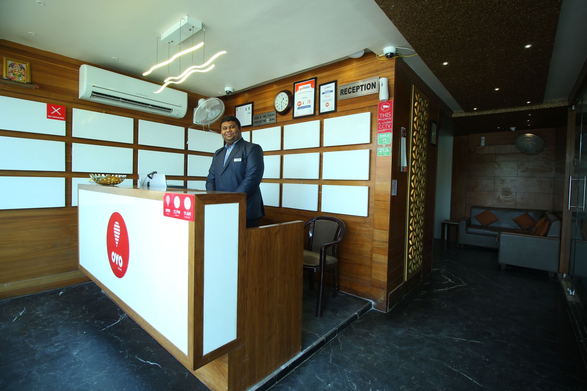 Oyo 8992 Hotel Kyra Ahmedabad Eksteriør bilde