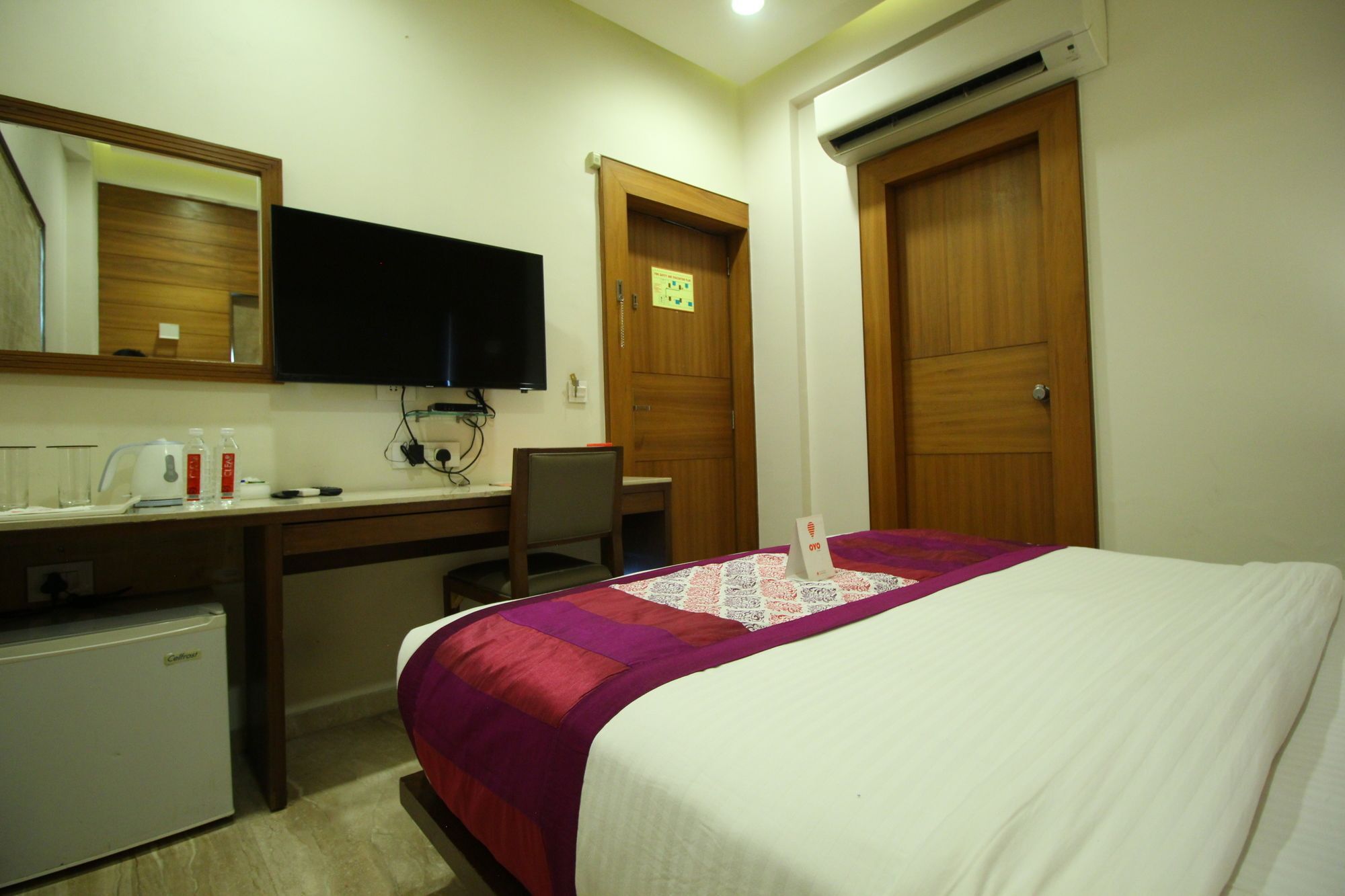 Oyo 8992 Hotel Kyra Ahmedabad Eksteriør bilde