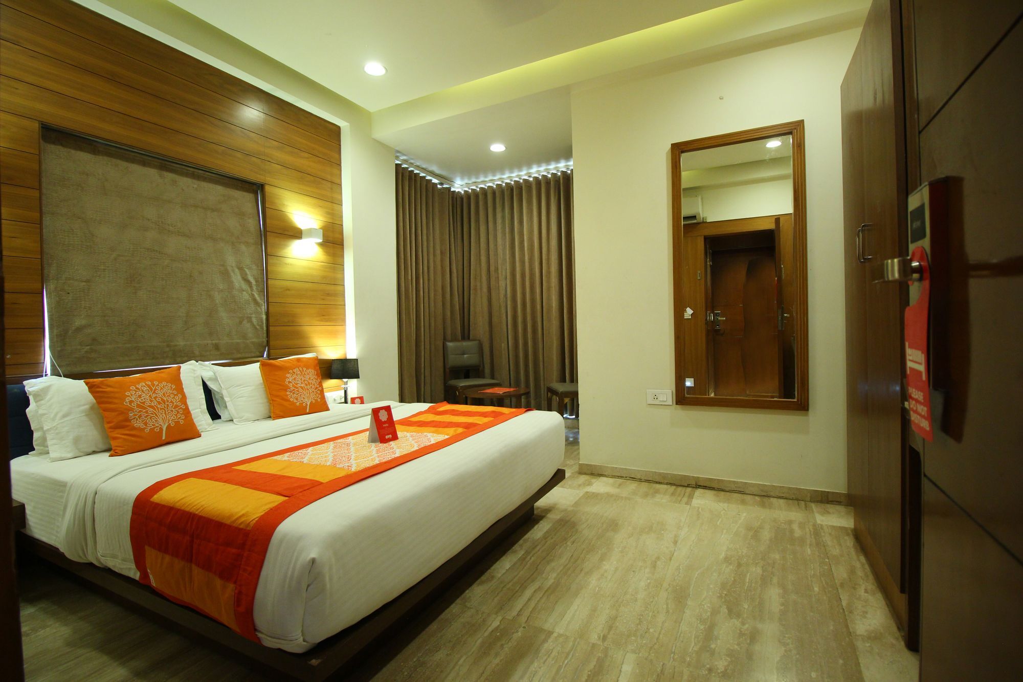 Oyo 8992 Hotel Kyra Ahmedabad Eksteriør bilde