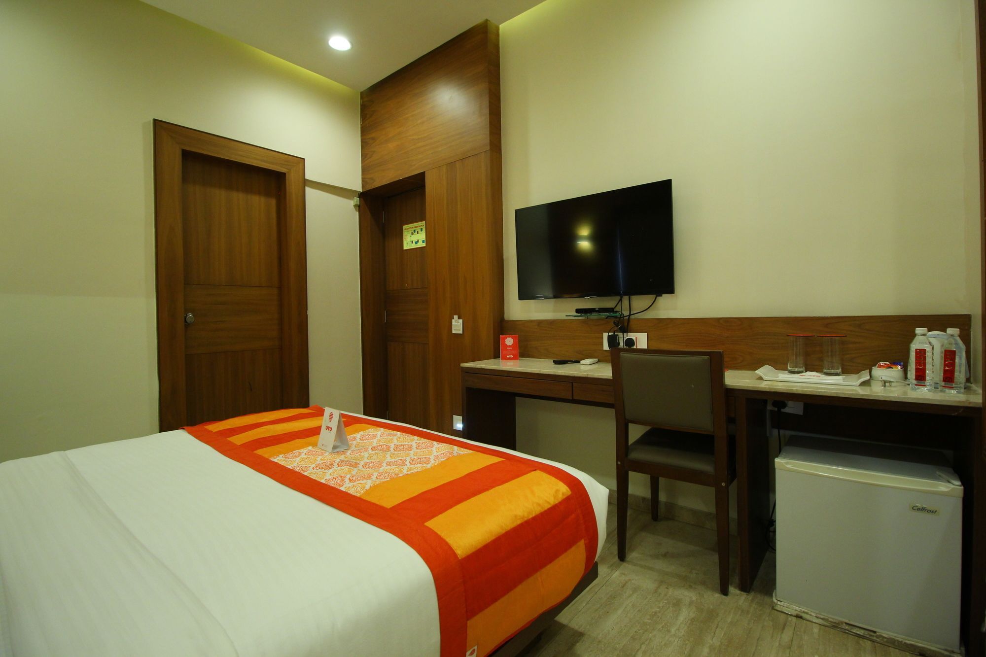 Oyo 8992 Hotel Kyra Ahmedabad Eksteriør bilde