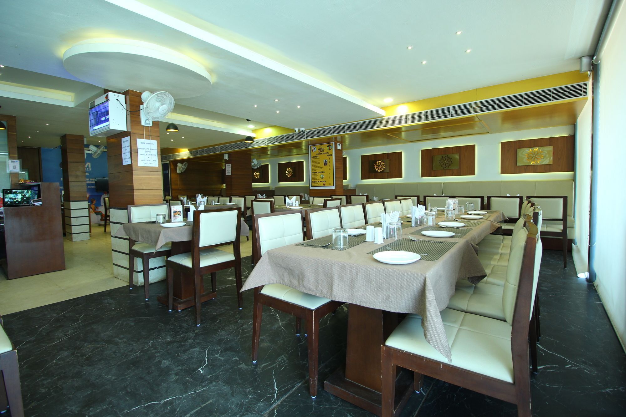 Oyo 8992 Hotel Kyra Ahmedabad Eksteriør bilde